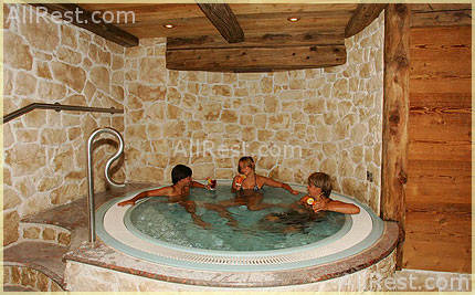 Hotel Tyrol 32